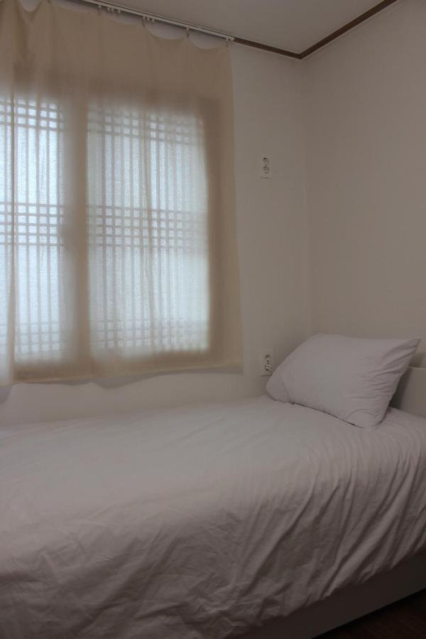 Hostel Jl In Chung-Jeong Сеул Екстериор снимка