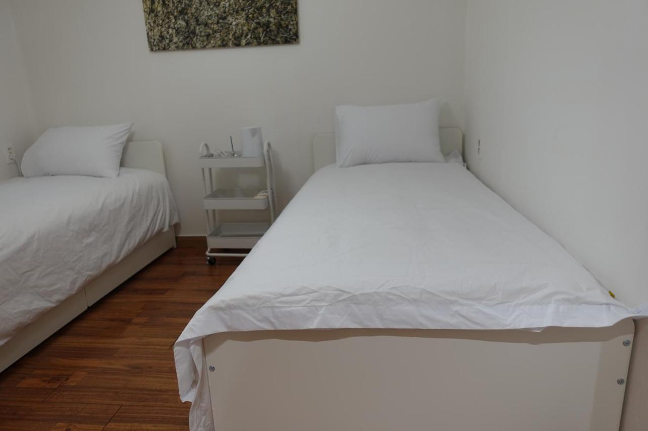 Hostel Jl In Chung-Jeong Сеул Екстериор снимка