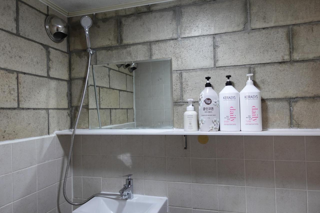 Hostel Jl In Chung-Jeong Сеул Екстериор снимка