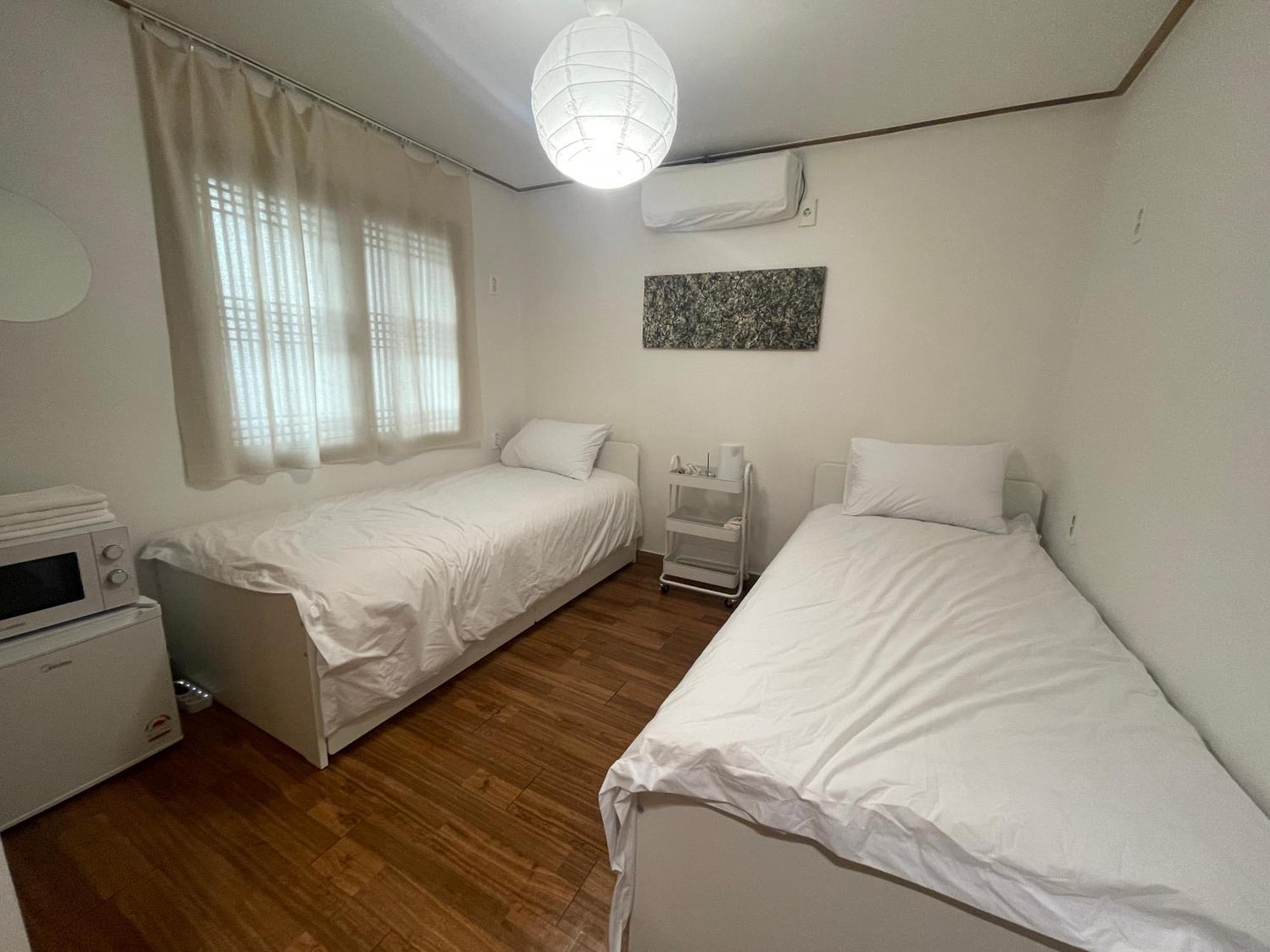 Hostel Jl In Chung-Jeong Сеул Екстериор снимка