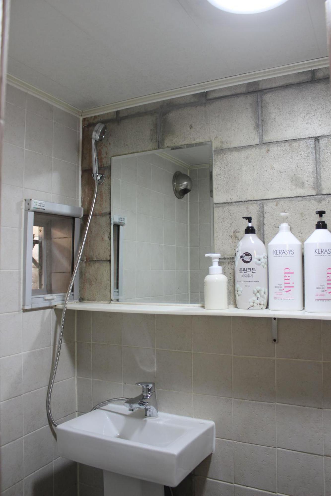 Hostel Jl In Chung-Jeong Сеул Екстериор снимка