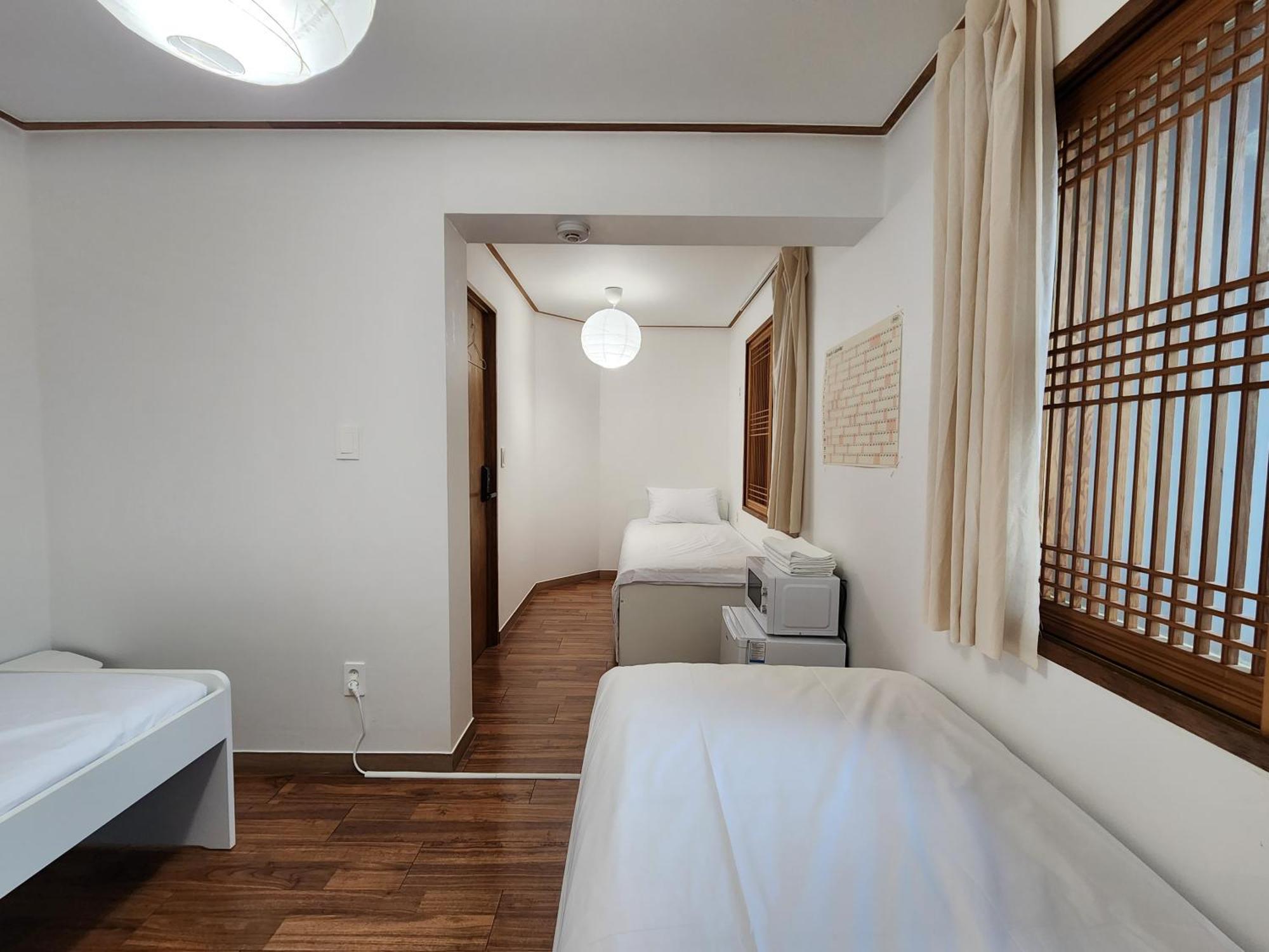 Hostel Jl In Chung-Jeong Сеул Екстериор снимка