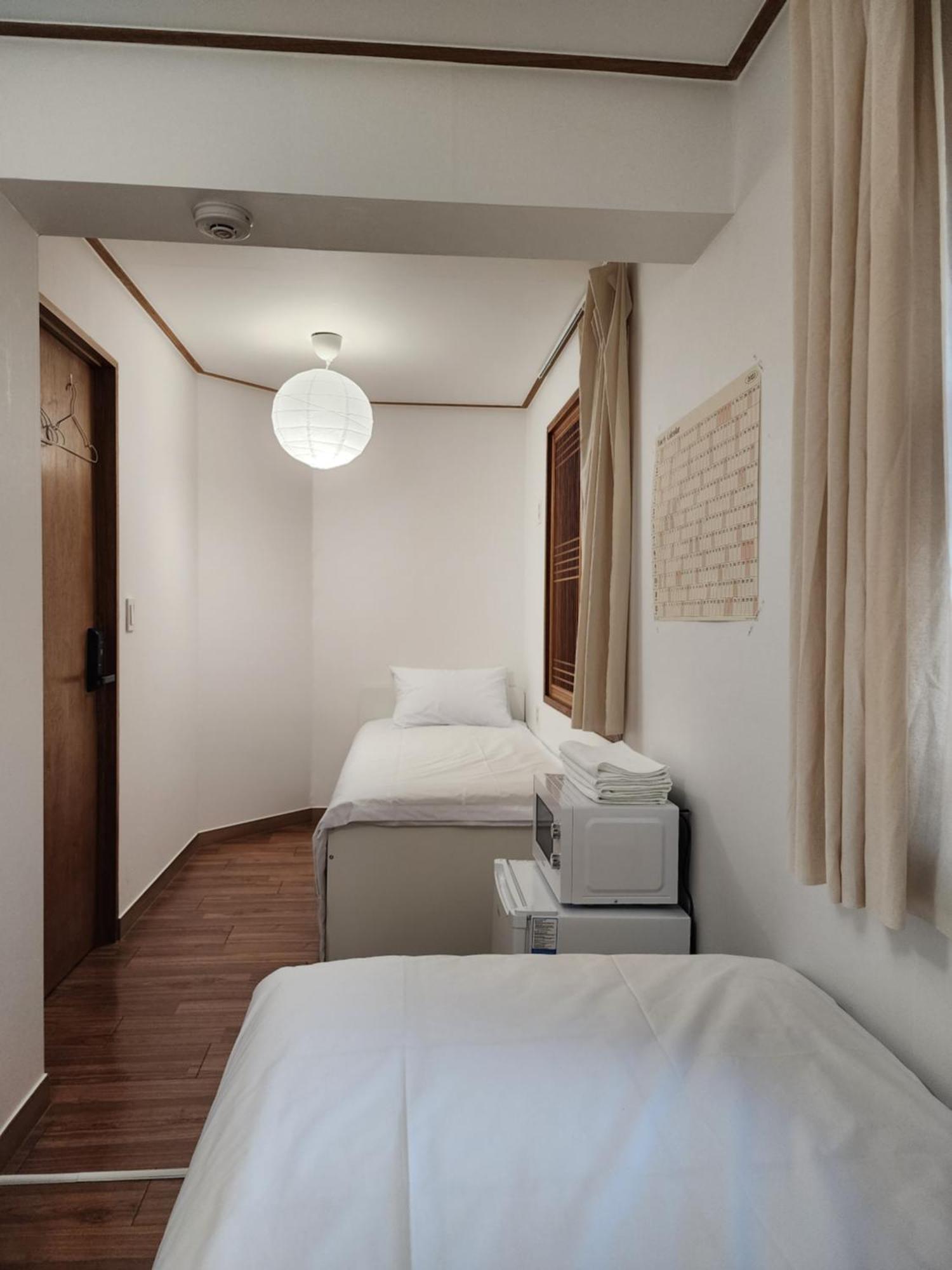 Hostel Jl In Chung-Jeong Сеул Екстериор снимка