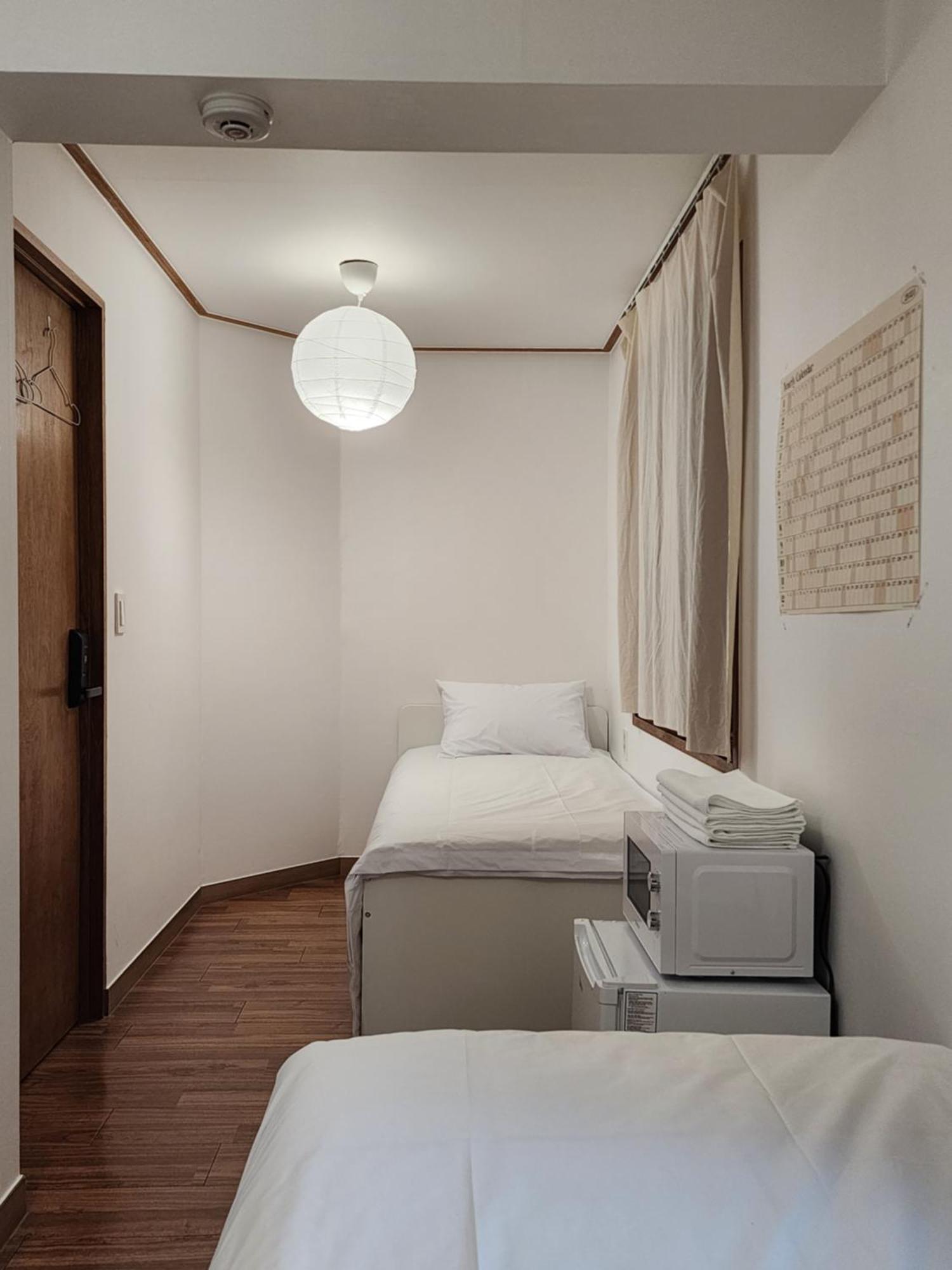 Hostel Jl In Chung-Jeong Сеул Екстериор снимка